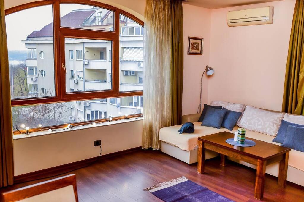 Sea View Apartment Next To Sea Garden And Beach Варна Экстерьер фото