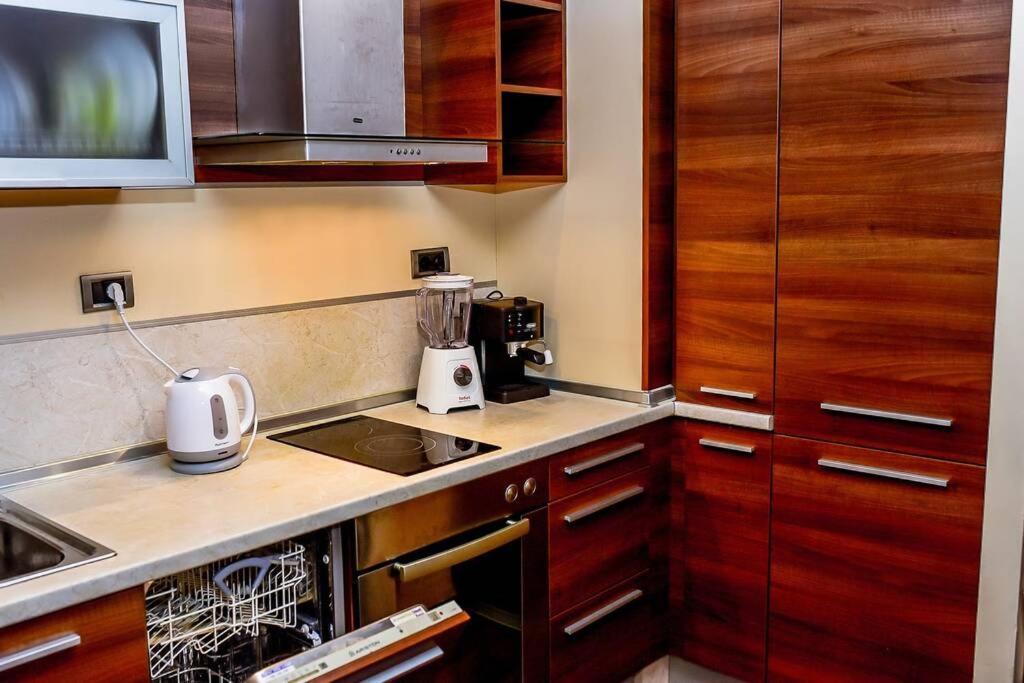 Sea View Apartment Next To Sea Garden And Beach Варна Экстерьер фото