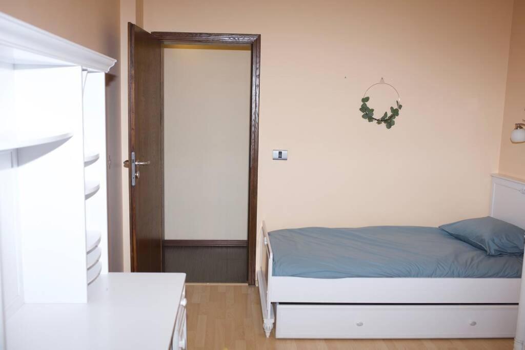 Sea View Apartment Next To Sea Garden And Beach Варна Экстерьер фото